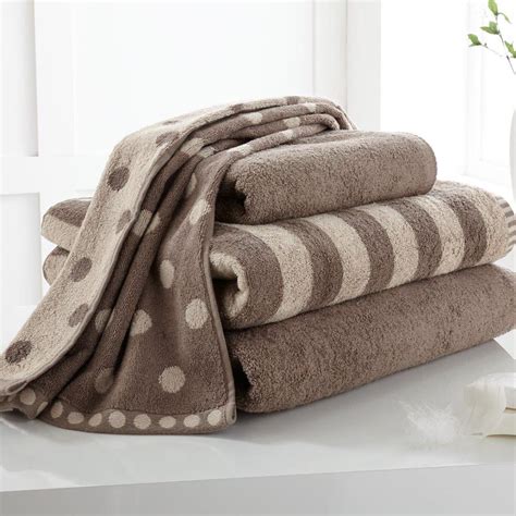 polka dots bath towels